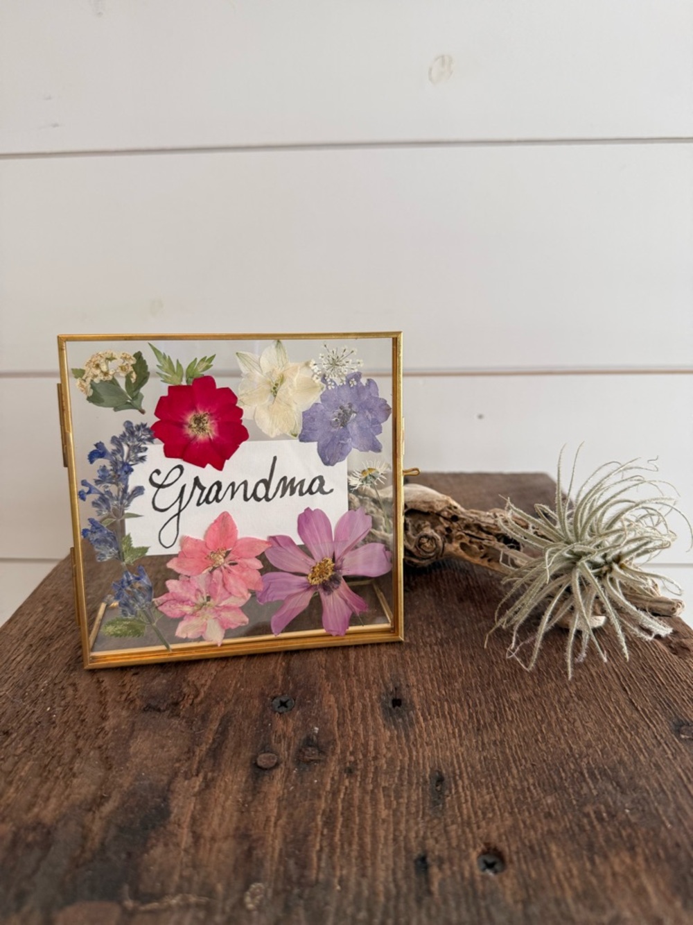 Handcrafted pressed flower grandma sign 5x5